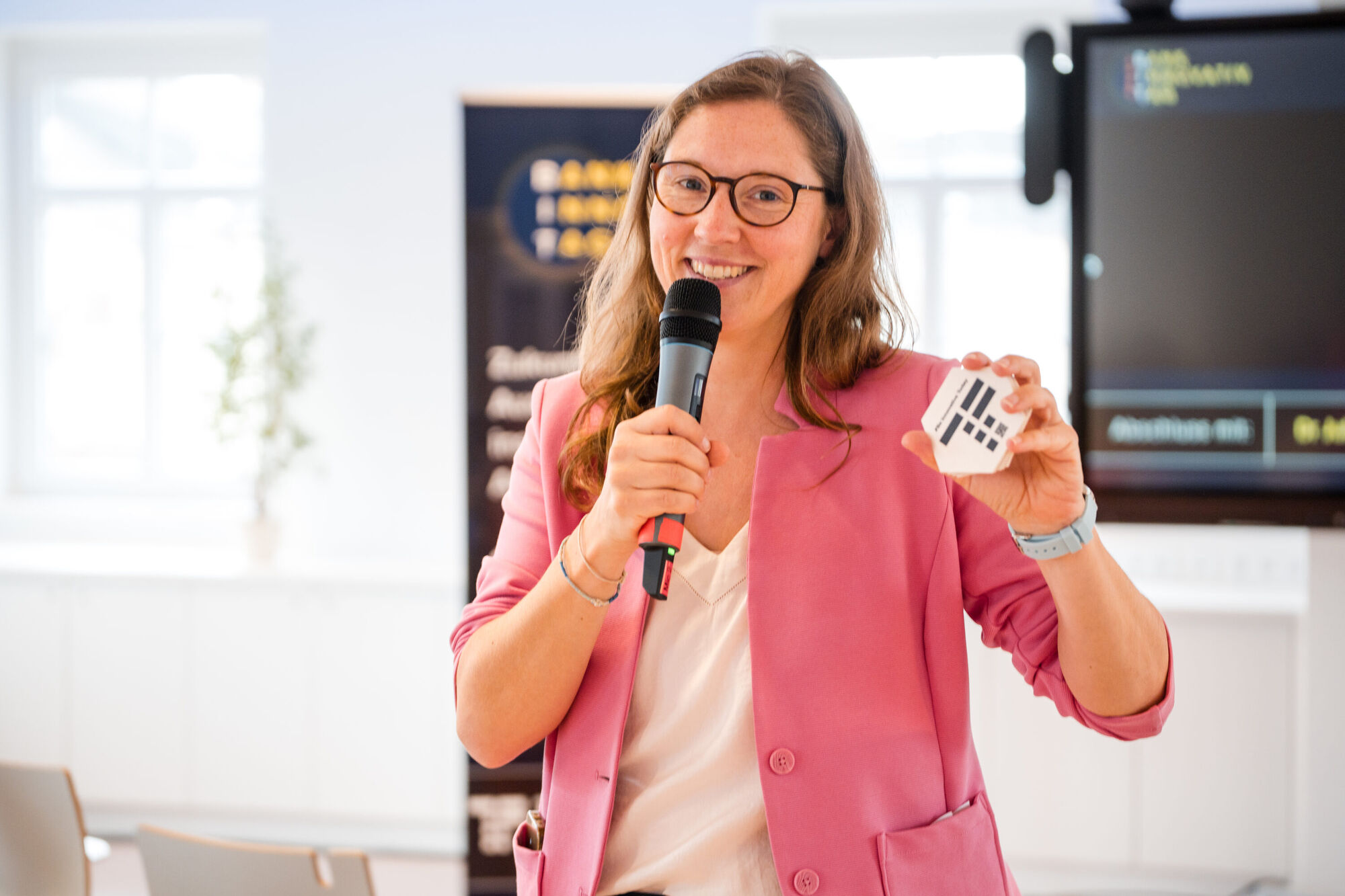 Dr. Julia Breßler