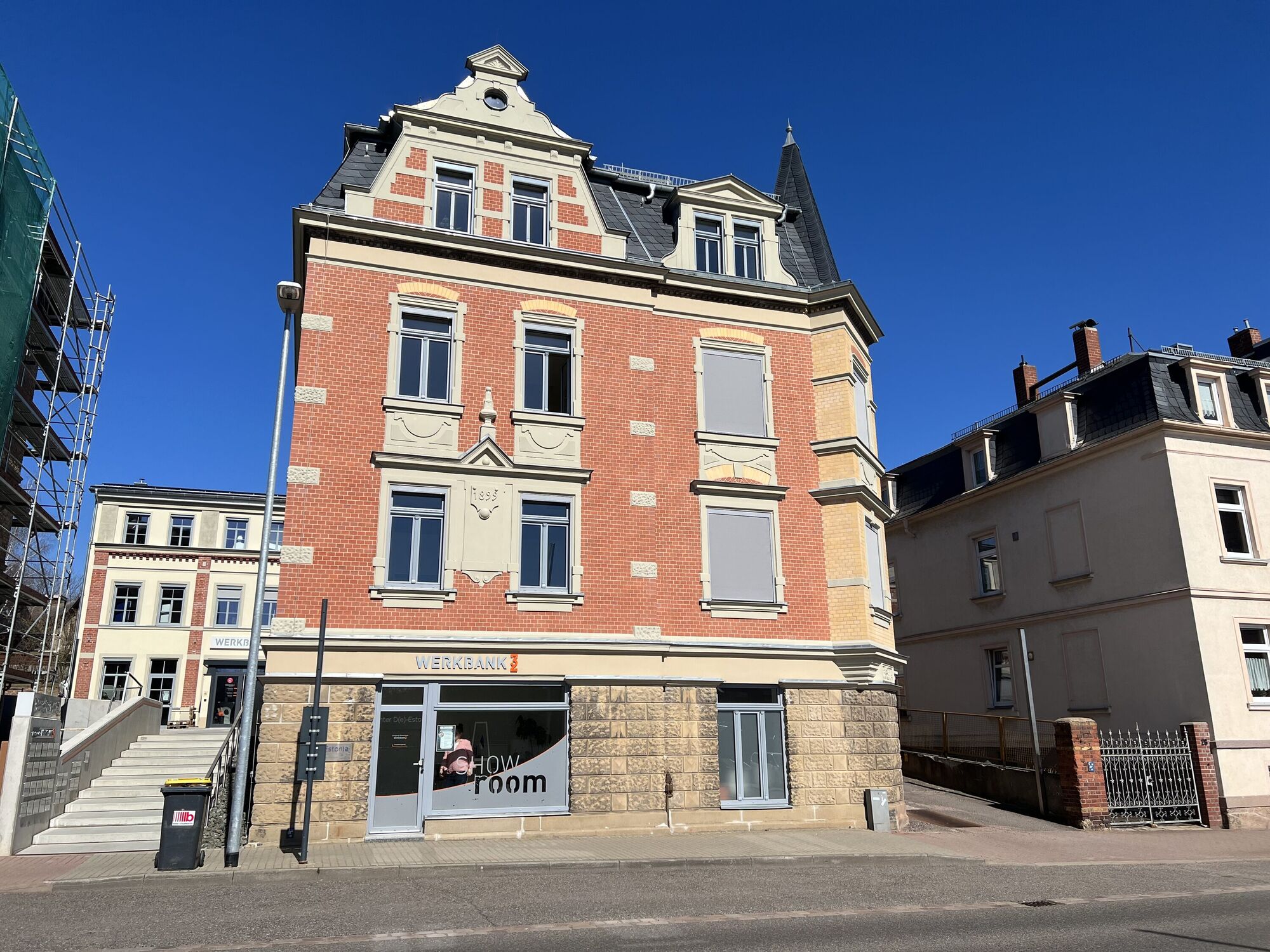 Villa und Eingang der Werkbank32 in Mittweida