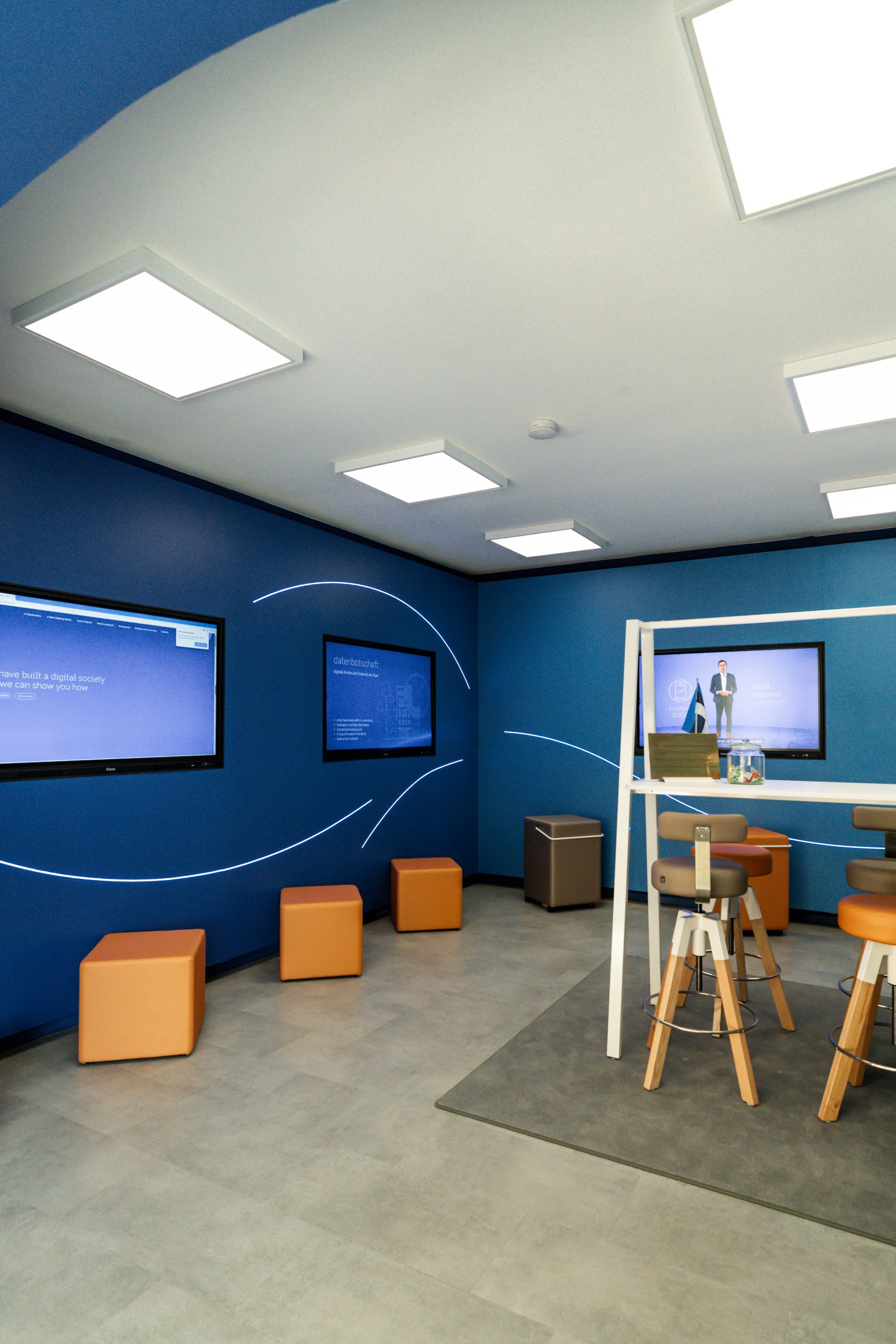 D(E)-Estonia Showroom